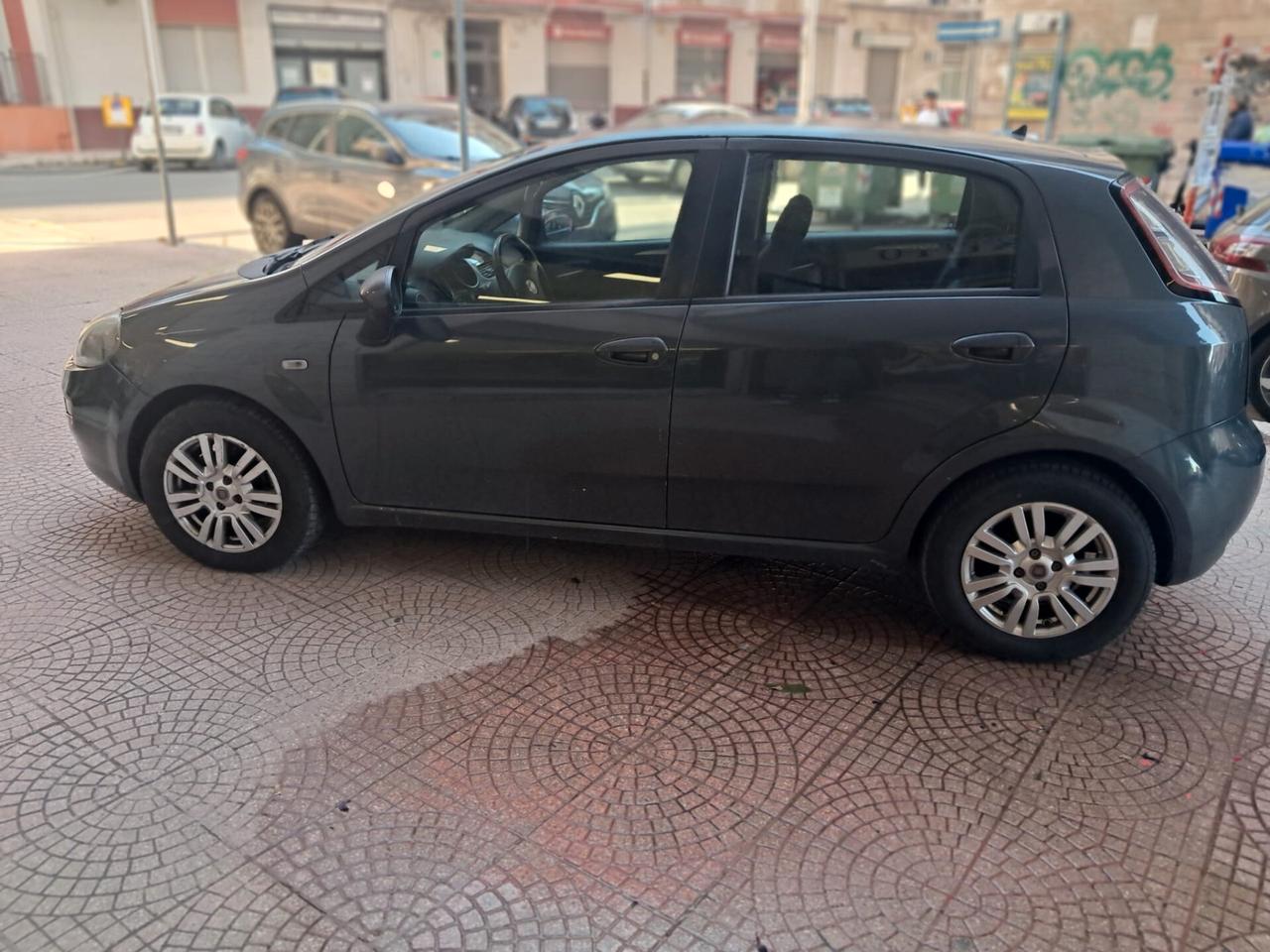 FIAT PUNTO 1.3 MJT-"VISTA E PIACIUTA"-2014-Euro 1690