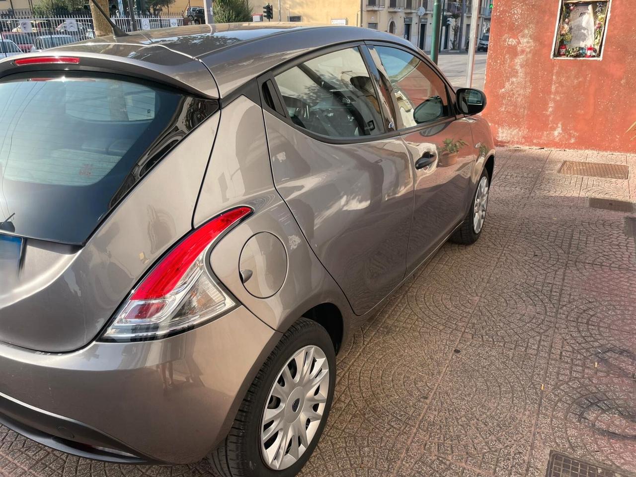 Lancia Ypsilon 1.2 69 CV 5 porte GPL Ecochic Gold