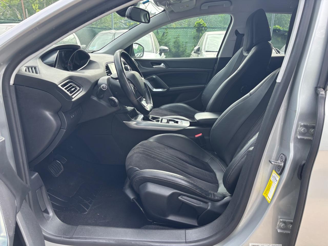 Peugeot 308 1.6 hdi 120cv automatica SW Allure