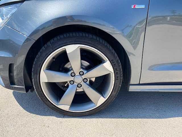 Audi A1 A1 1.6 TDI S tronic S line edition