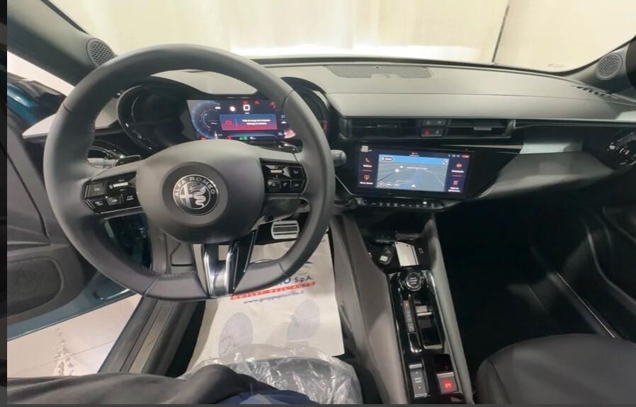 Alfa Romeo Junior 1.2 136 CV Hybrid eDCT6 Speciale KM0