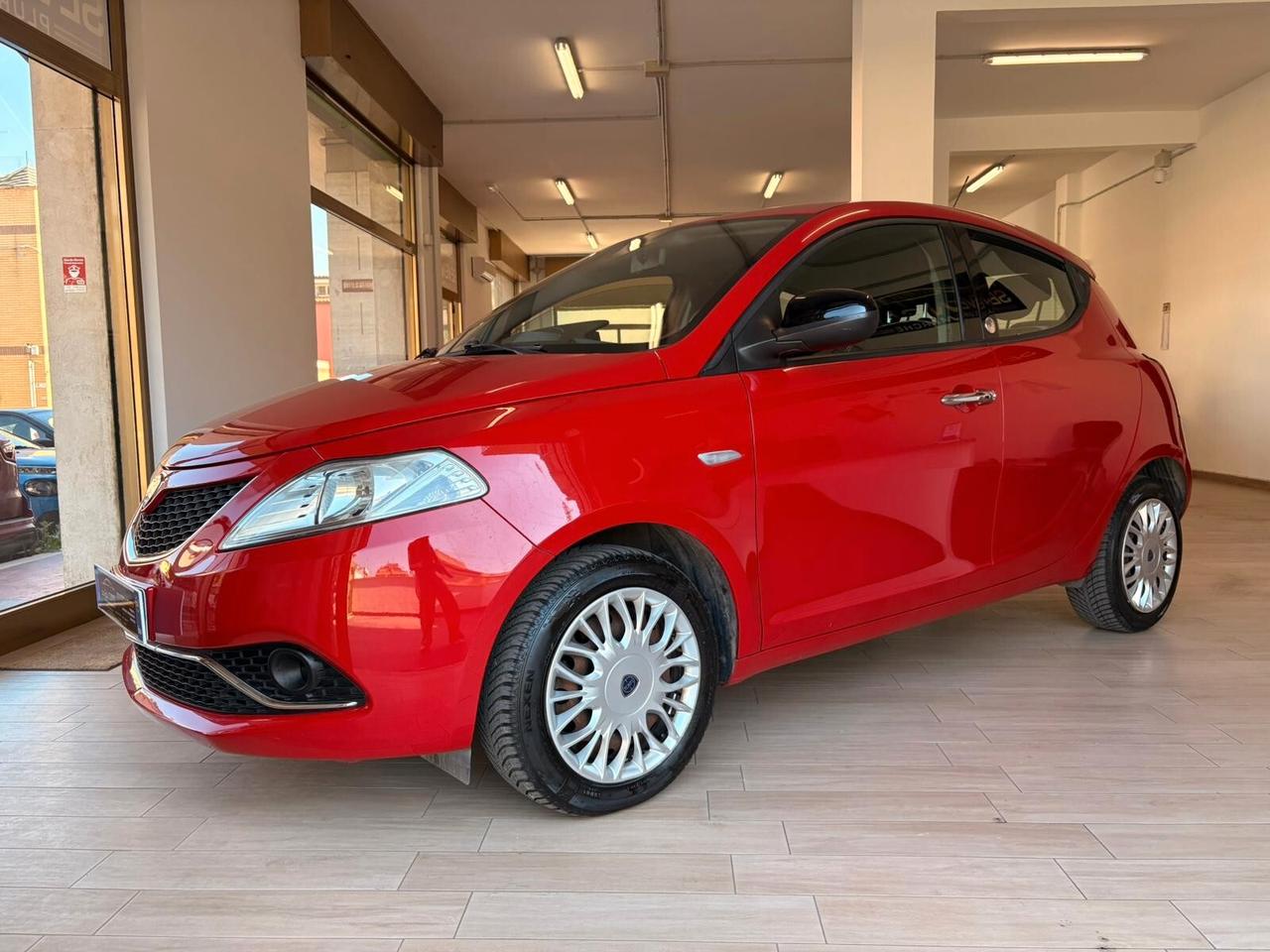 Lancia Ypsilon 1.2 69 CV 5 porte GPL Ecochic Gold