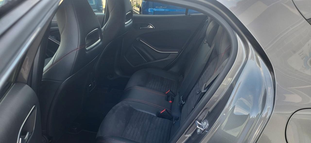 Mercedes-benz GLA 220 d Automatic 4Matic Premium Pack Night