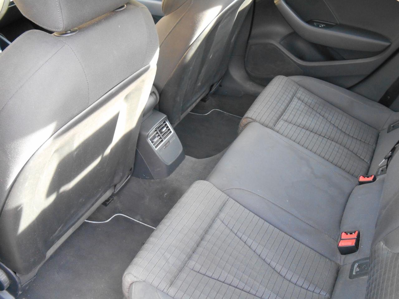 Audi A3 Sedan 1.6 TDI clean diesel S tronic Ambition