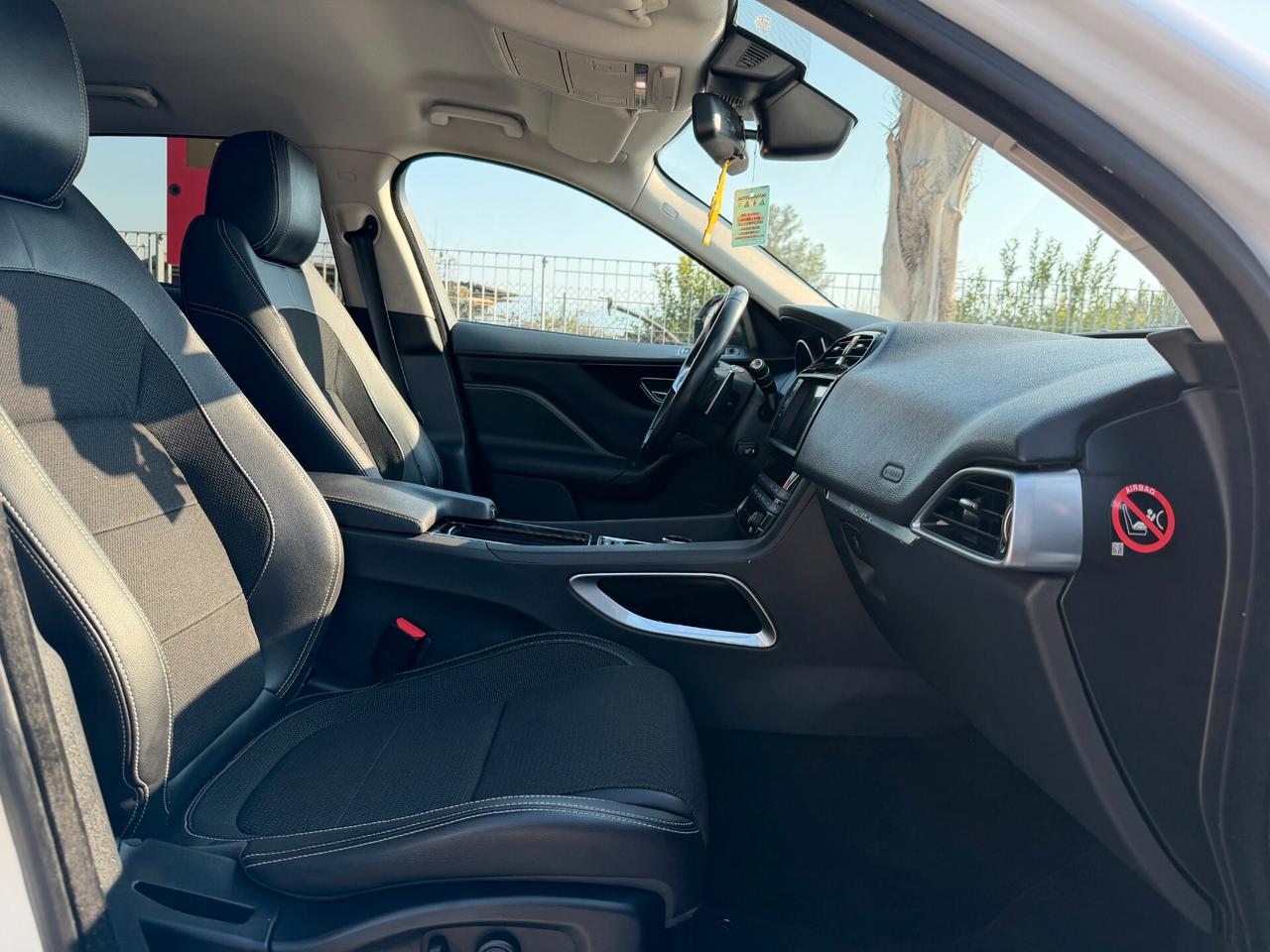 JAGUAR F-PACE R-SPORT 2017 2.0 DIESEL 241 CV *LEGGI