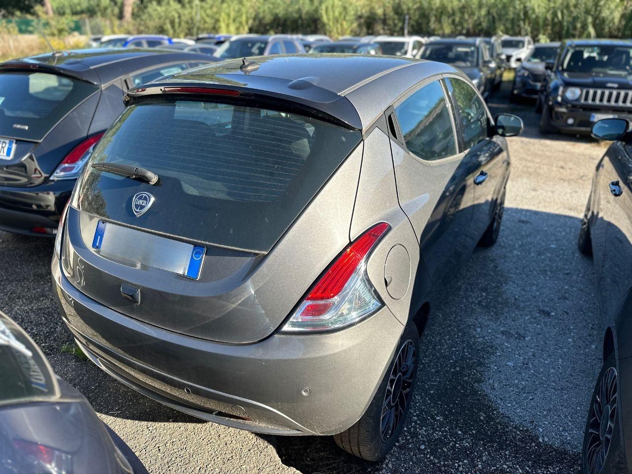 LANCIA Ypsilon III 2021 - Ypsilon 1.0 firefly hybrid Platino s&s 70cv