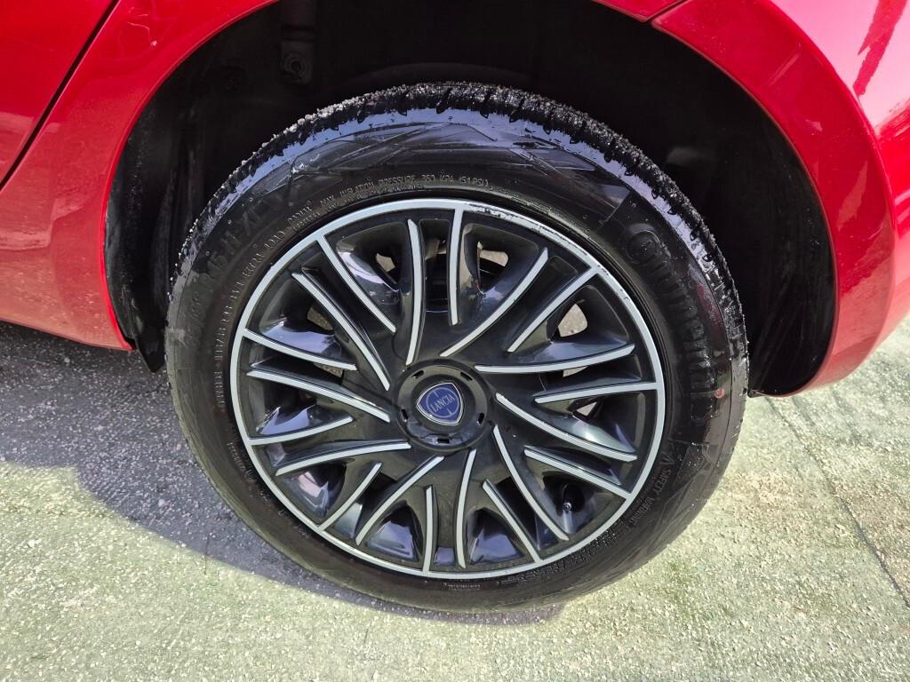 Lancia Ypsilon 1.0 5 porte Hybrid 2023