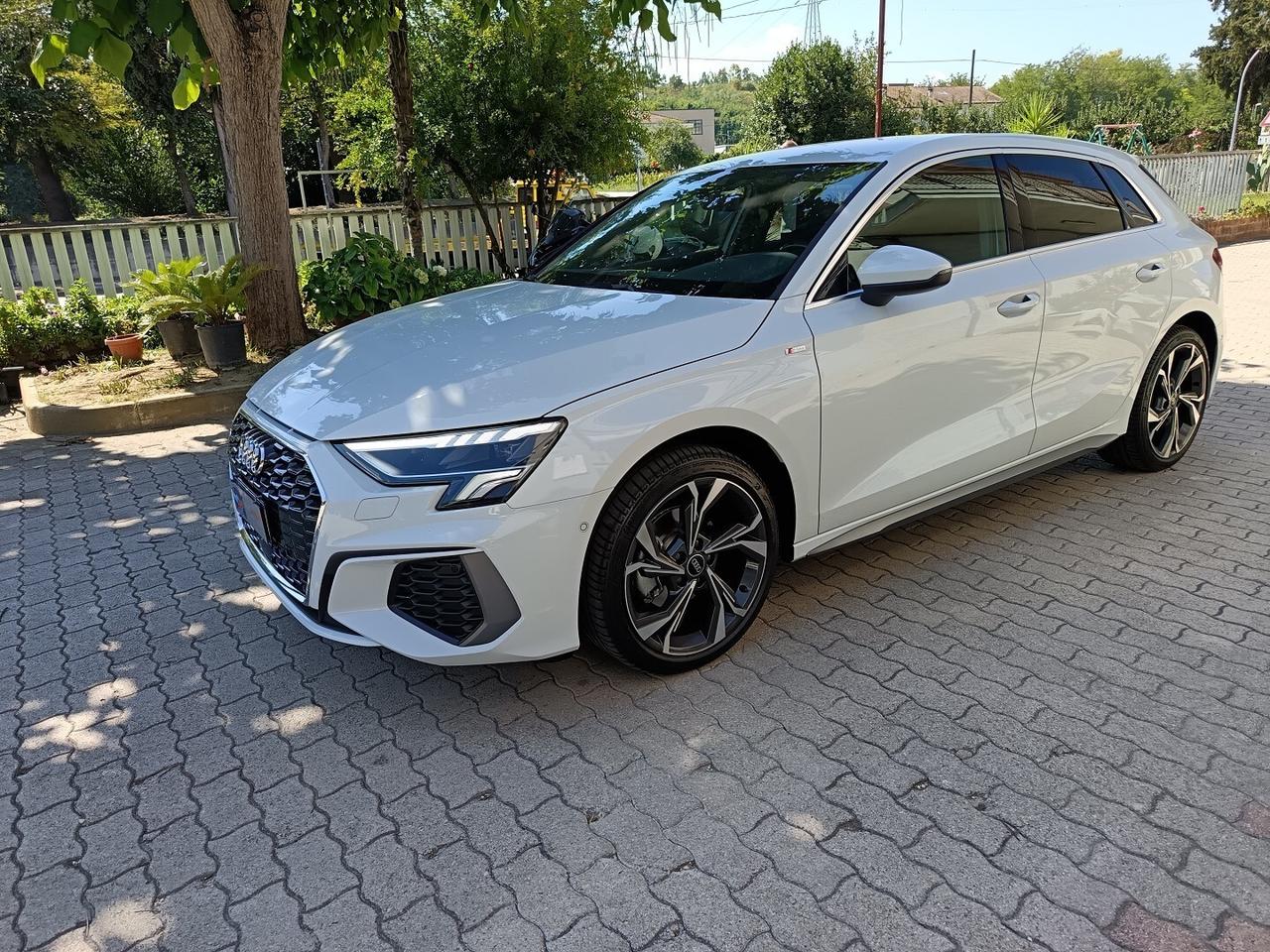 AUDI A3 SPB 30 g-tron S tronic S line ed. ProMMo
