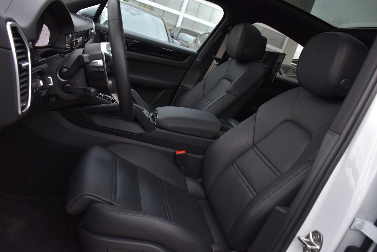 Porsche Cayenne Coupé 3.0 V6 E-Hybrid Platinum Edition