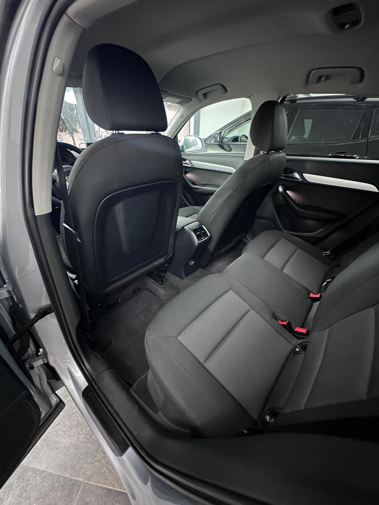 Audi Q3 2.0 TDI 120 CV Business