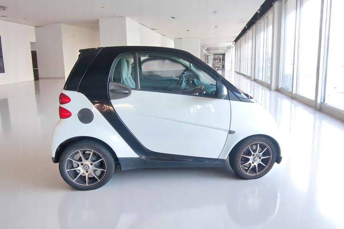 SMART fortwo 1000 52 kW MHD coupé pure