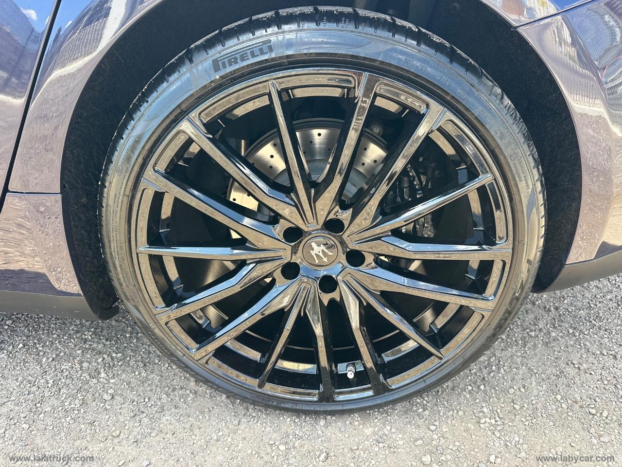 MASERATI Ghibli V6 SQ4 MODENA MOTORE FERRARI