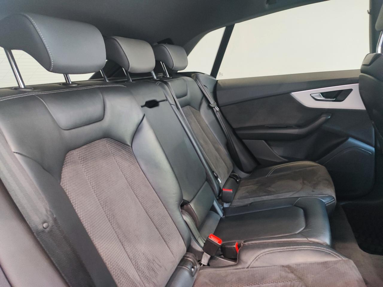 Audi Q8 55 TFSI e quattro tiptronic Sport