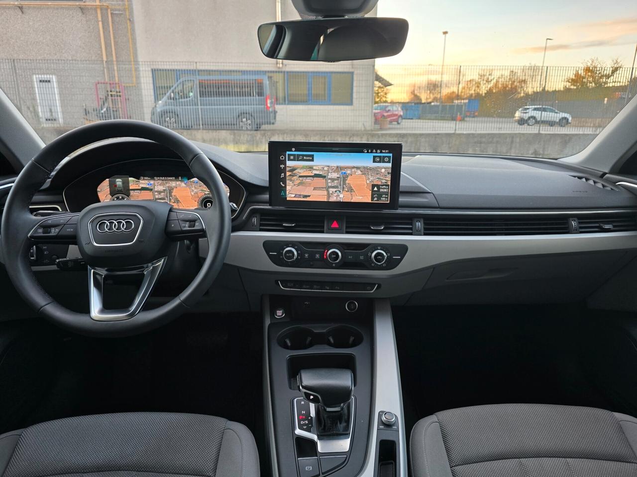 Audi A4 Avant 35 TDI/163 CV S tronic virtual cockpit