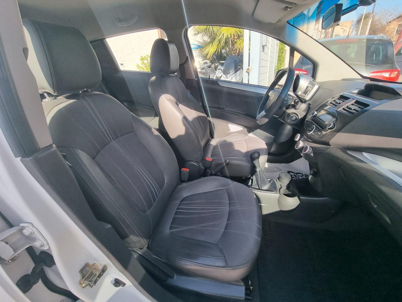 Chevrolet Spark 1.0 LT