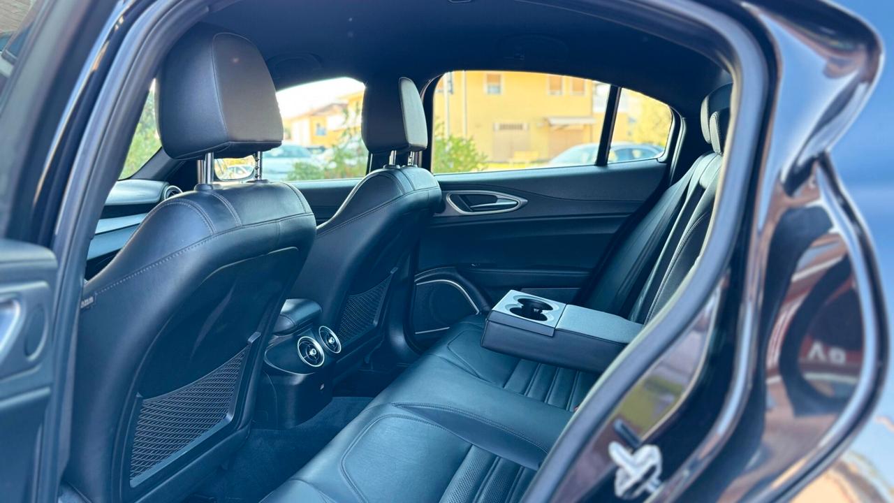 Alfa Romeo Giulia 2.2 210 CV Q4 Veloce