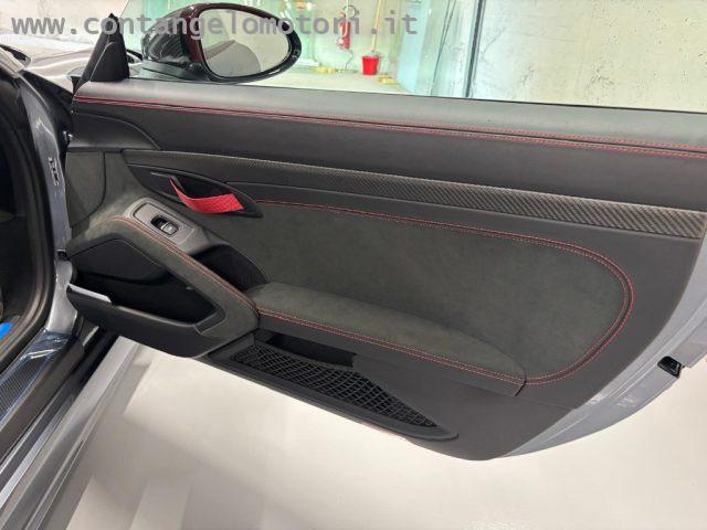 PORSCHE 718 Spyder RS ufficiale italiana