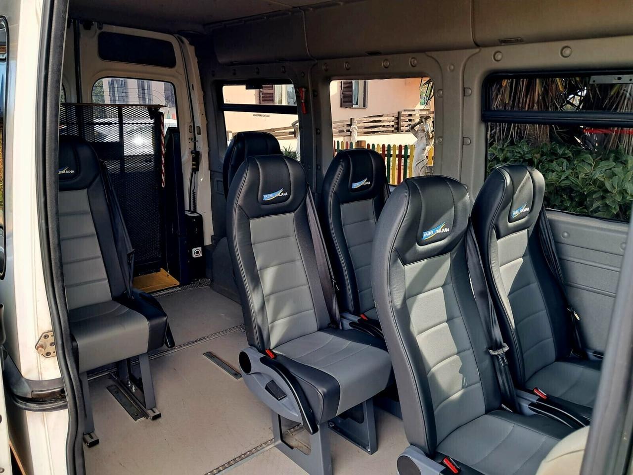 Renault Master 9 posti 4 carrozzine trasporto disabili pedana elettroidraulica