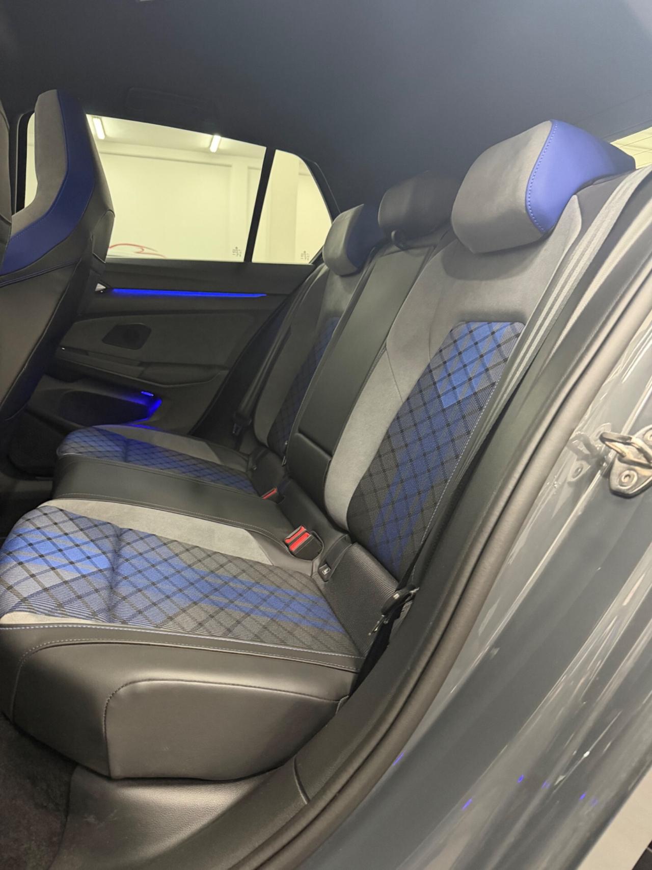 VW Golf 8.5 2.0 4Motion R PERFORMANCE finanziabile