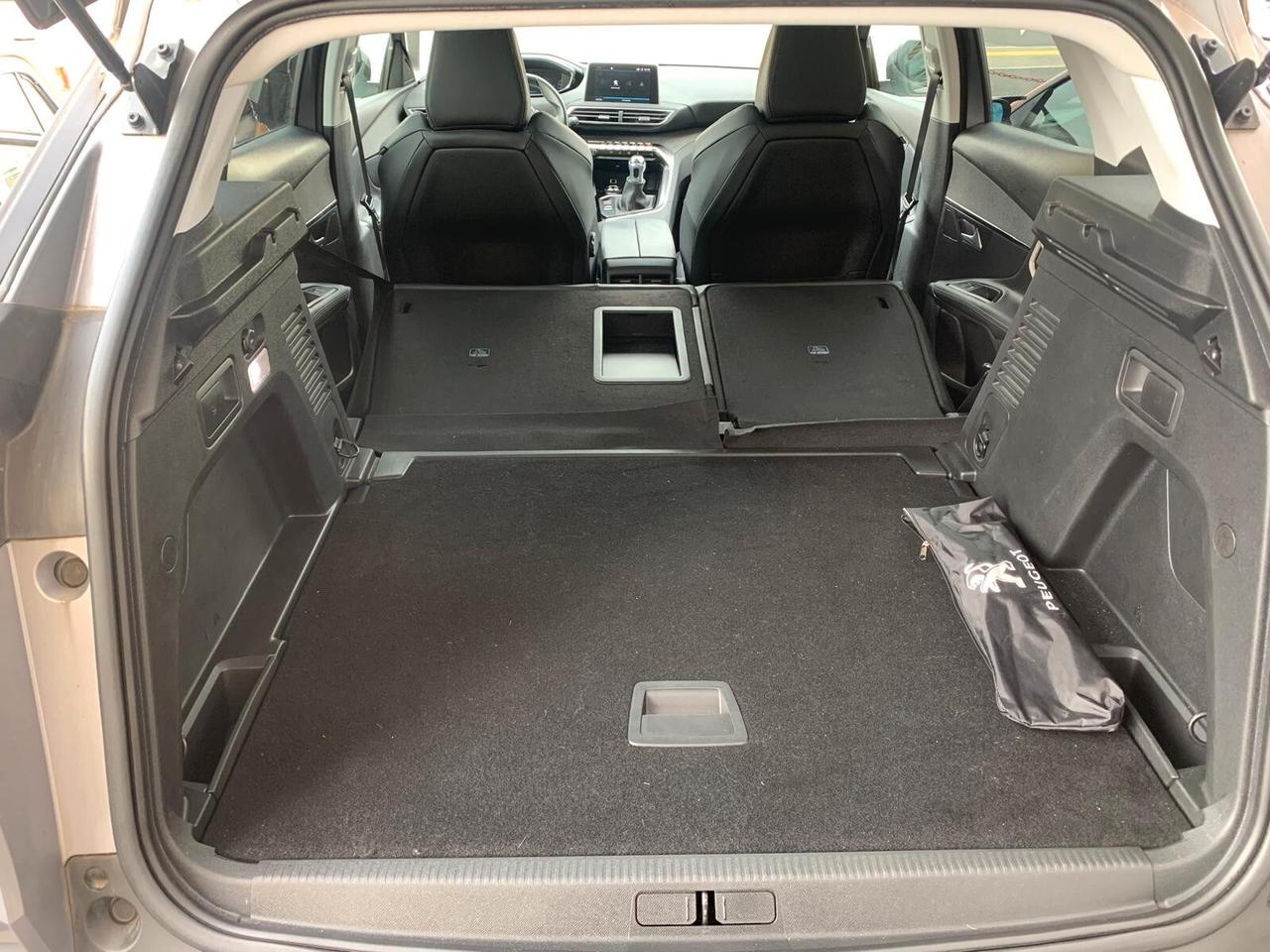 Peugeot 3008 BlueHDi 120 S&S "Allure" Unicoprop.