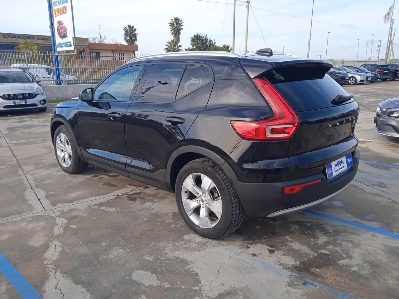 Volvo XC40 D4 AWD Geartronic Momentum