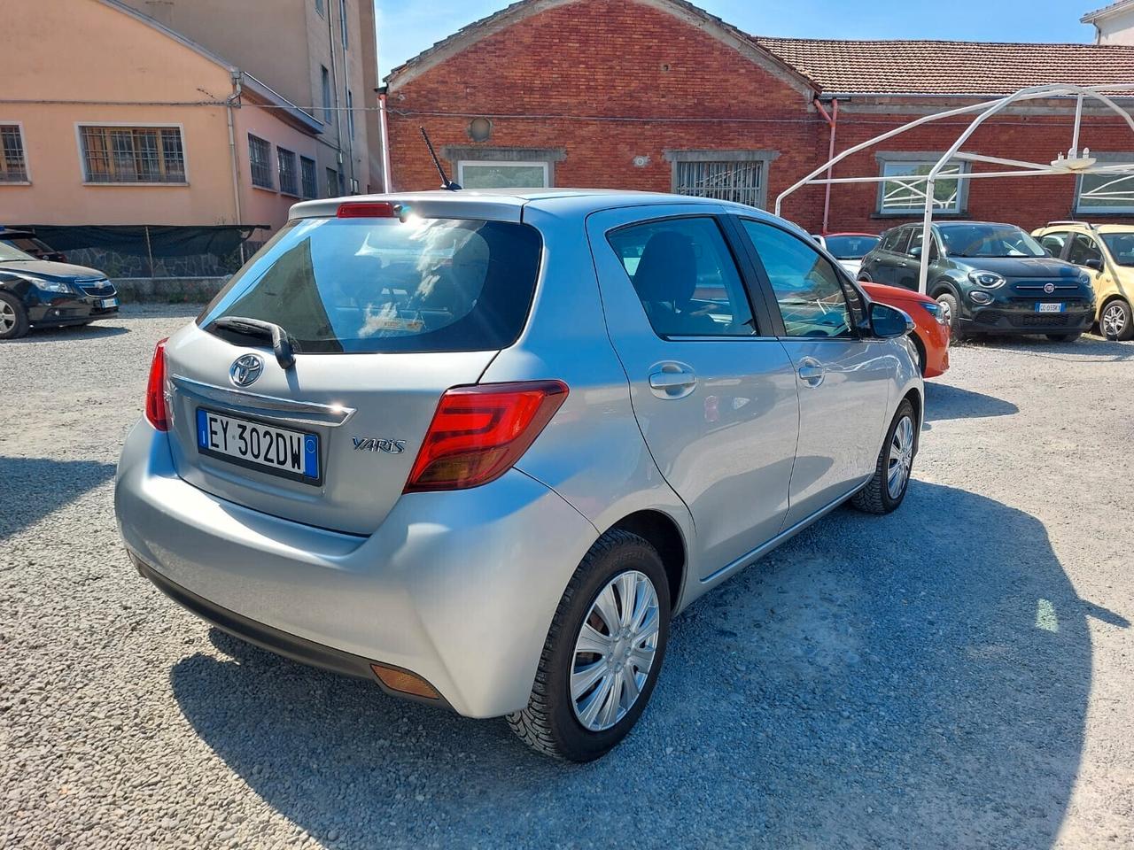Toyota Yaris 1.4 D-4D 5 porte Lounge STUPENDA OK NEOPATENTATI