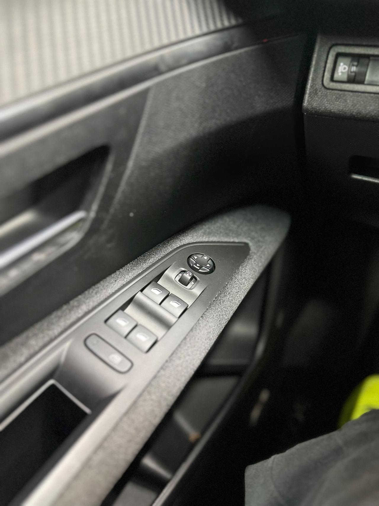 Peugeot 3008 BlueHDi 130cv