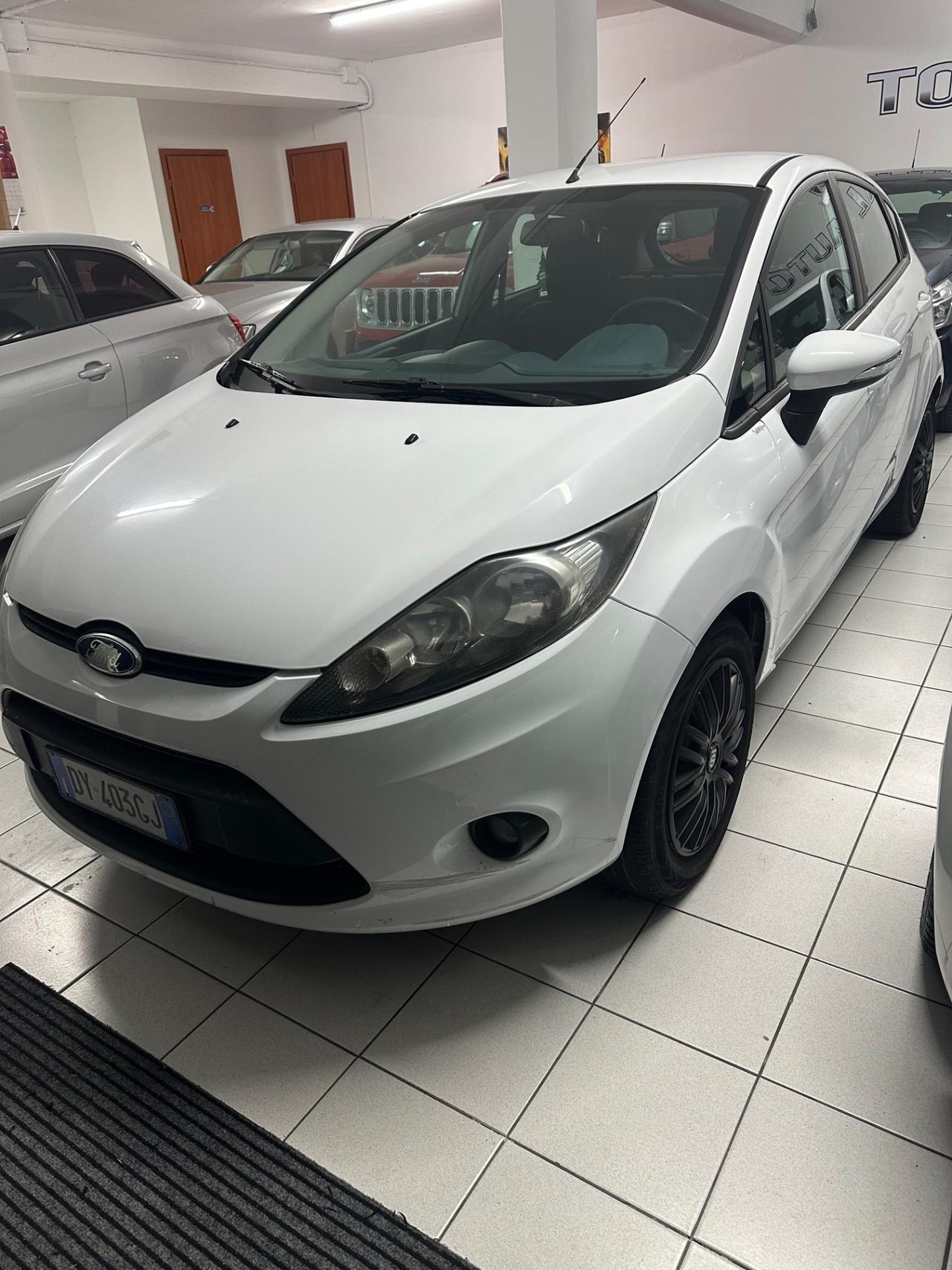 Ford Fiesta 1.4 5 porte Bz.- GPL Titanium
