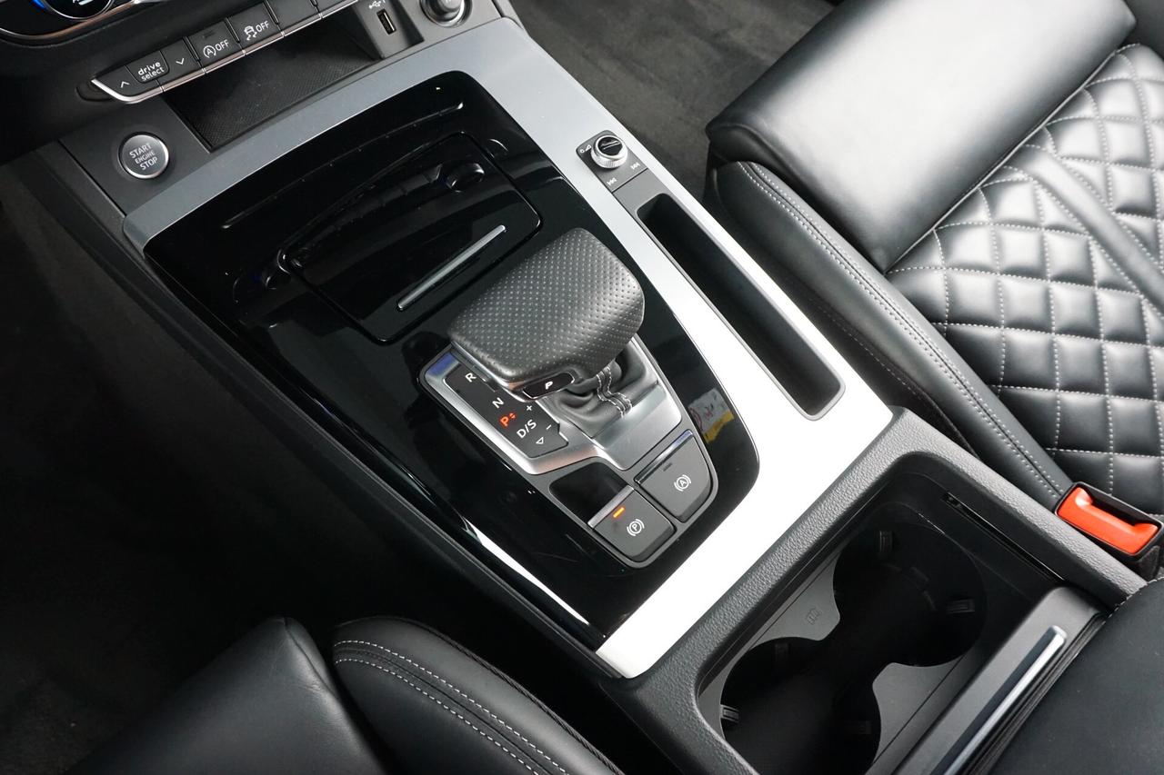 Audi Q5 SPB 40 TDI quattro S tronic S line Identity Black