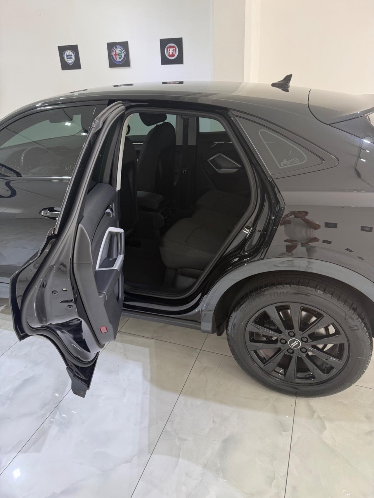 AUDI Q3 SPB 35 TDI S TRONIC SPORT TOTAL BLACK