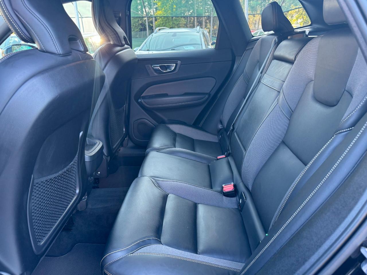 Volvo XC 60 XC60 B5 (d) AWD Geartronic Momentum Pro
