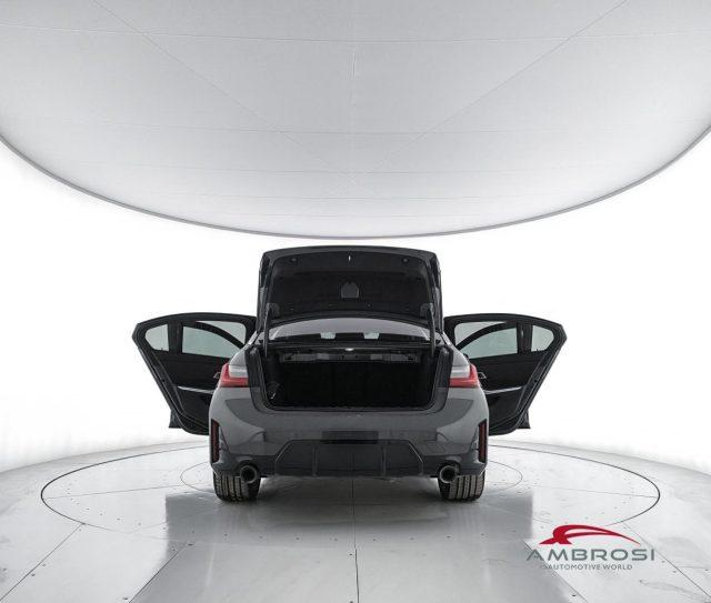 BMW 320 Serie 3 d Berlina Innovation Comfort Msport Packag