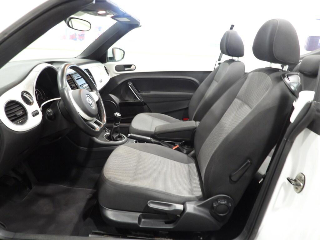 Volkswagen Maggiolino Maggiolino Cabrio 1.6 tdi Design 105cv