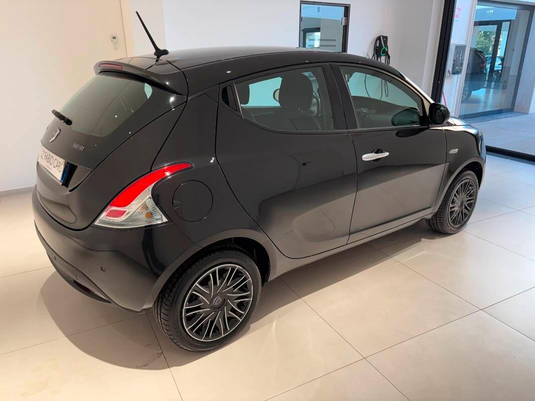 Lancia Ypsilon III 1.0 firefly hybrid Gold s&s 70cv 5p.ti