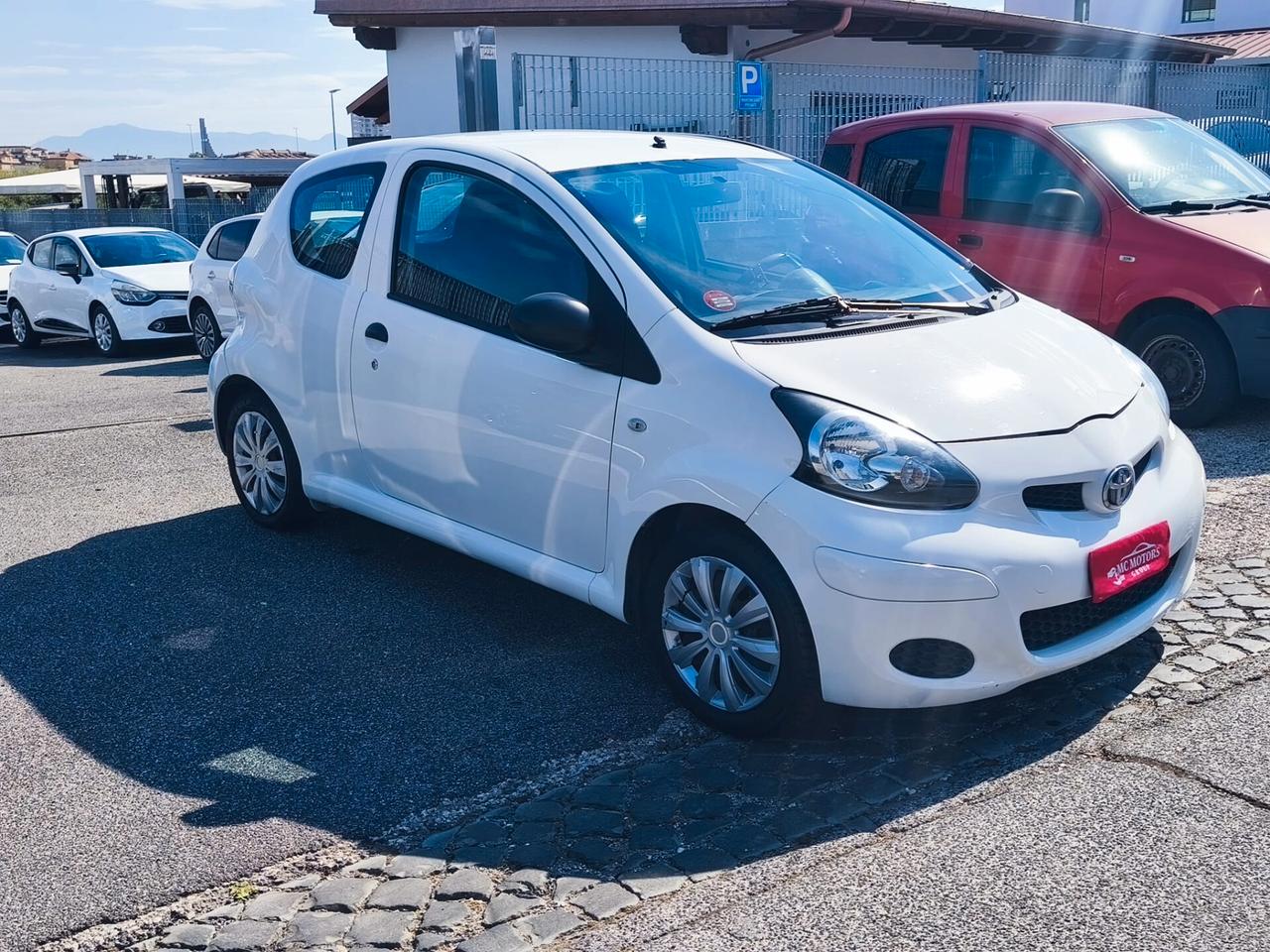 Toyota Aygo 1.0 12V VVT-i 3 porte Now Connect