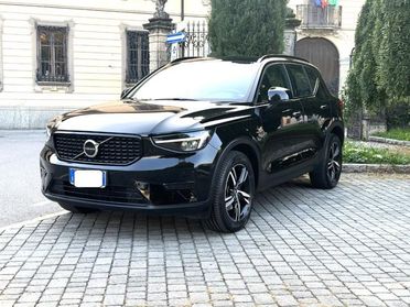 VOLVO XC40 B4 AWD automatico Plus Dark MY23