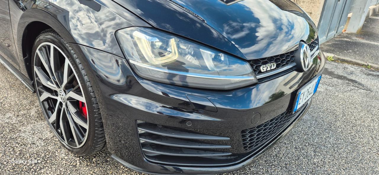Volkswagen Golf GTD 2.0 TDI DSG 184CV