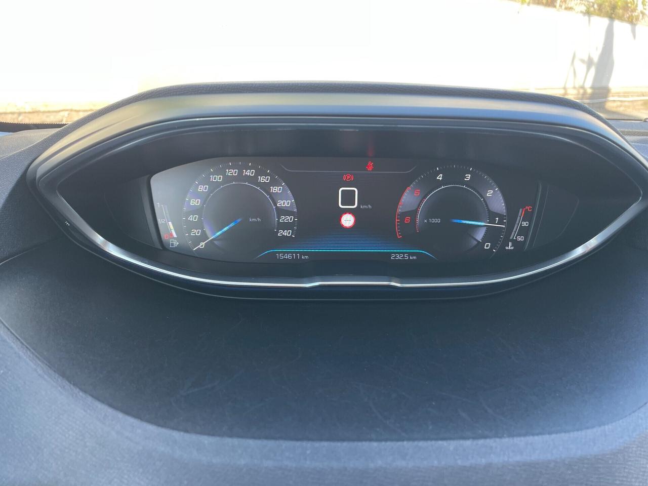 Peugeot 3008 Allure gancio traino Garanzia