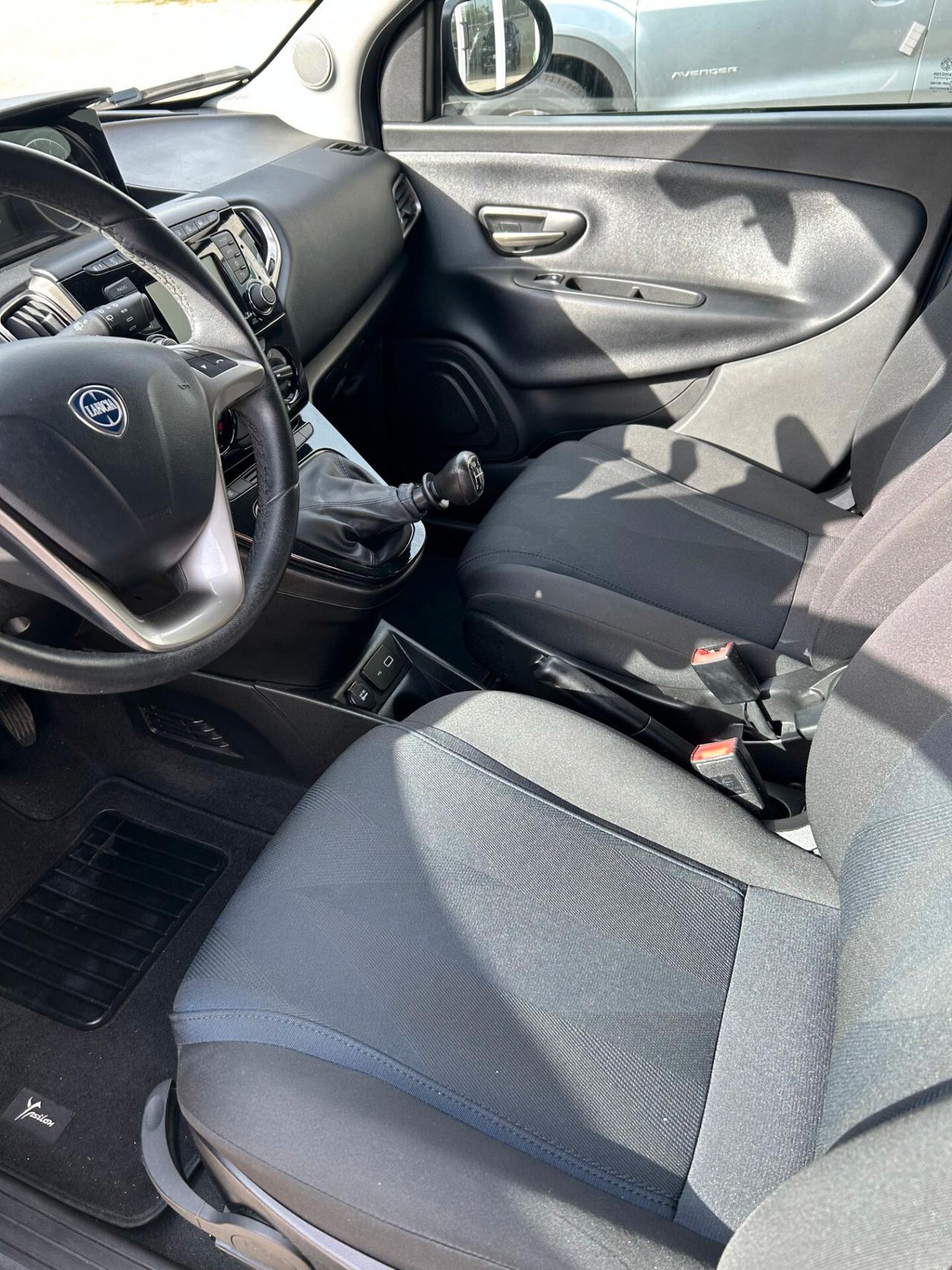 Lancia Ypsilon 1.0 FireFly 5 porte S&S Hybrid Ecochic Gold