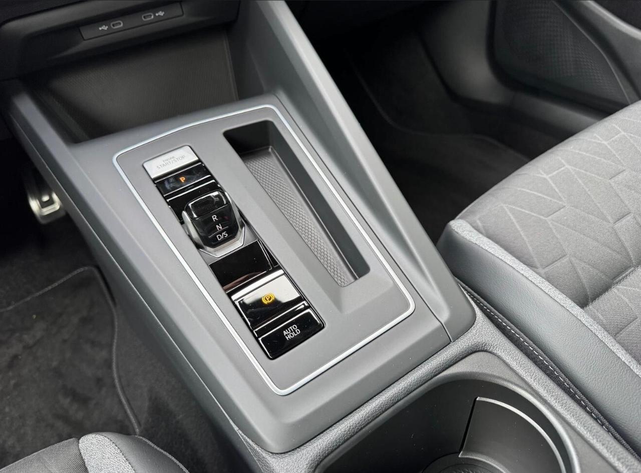 Volkswagen Golf 1.5 Etsi Dsg SCR Life Goal Navi Led