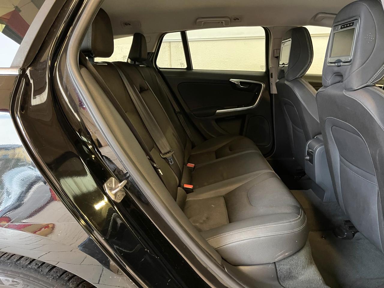 Volvo V60 Momentum 1.6 d2-Ok Neopatentati-LEGGI SOTTO