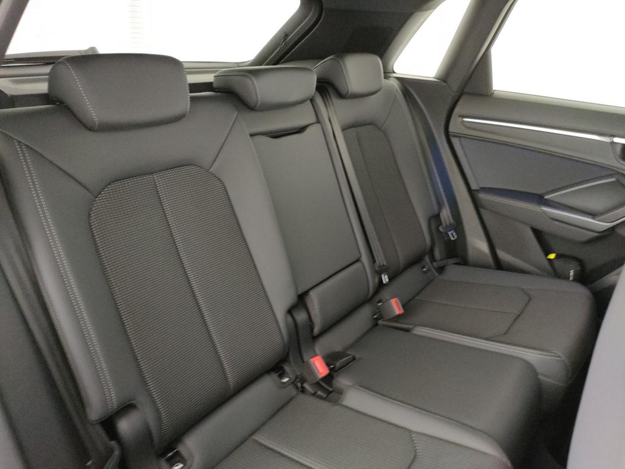 Audi Q3 35 2.0 tdi s line edition s-tronic