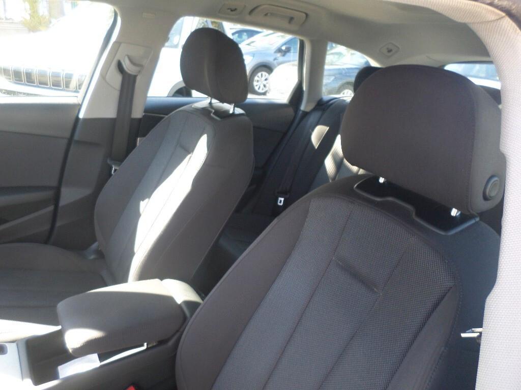 Audi A4 Avant 40 TDI quattro S tronic Business Advanced
