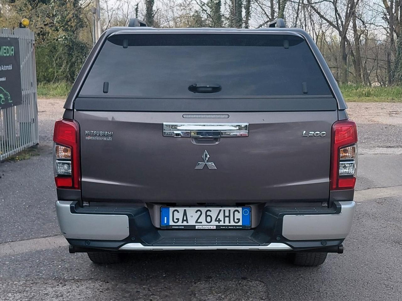 Mitsubishi L200 2.3d D.cab UNICO PROPRIETARIO