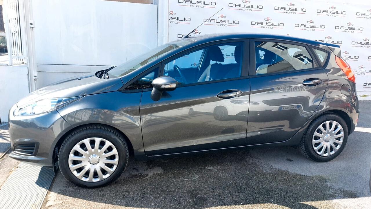 Ford Fiesta 1.5 TDCi 75CV 5 porte Black & White Edition - 2016