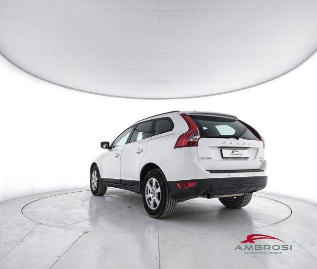 VOLVO XC60 2.4 D 175 CV FWD Momentum - PER OPERATORI DEL SETT