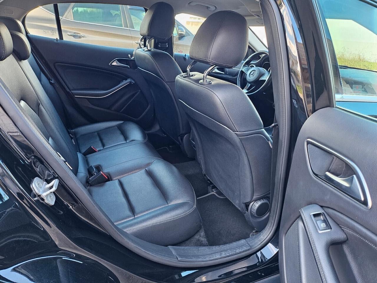Mercedes-benz GLA 180 Executive 1.6 BENZ NAVI XENON SENSORI SEDILI RISCAL