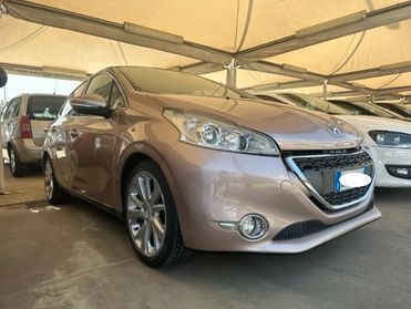 PEUGEOT 208 DIESEL FULL OPTIONAL NAVIGATORE...