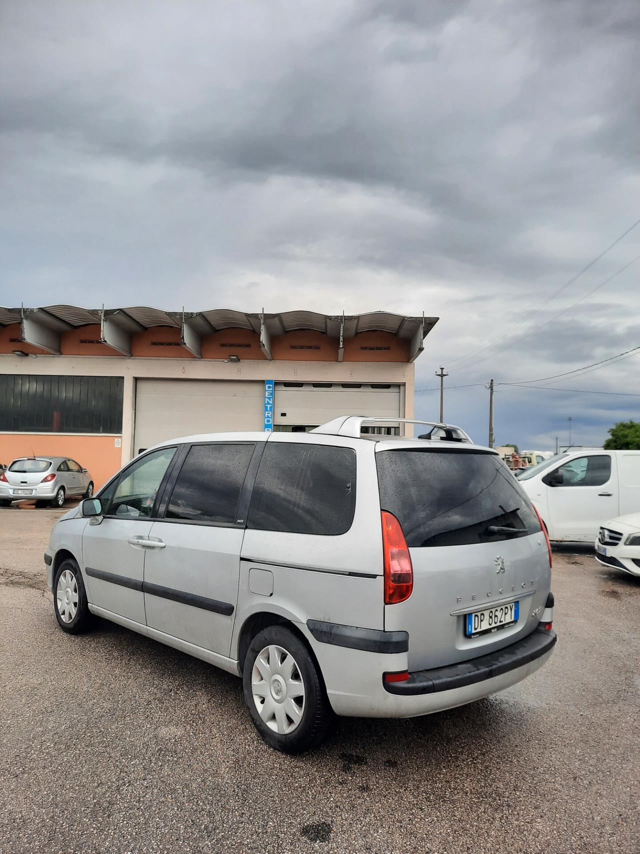 Peugeot 807 2.0 HDi FAP SV 7 POSTI