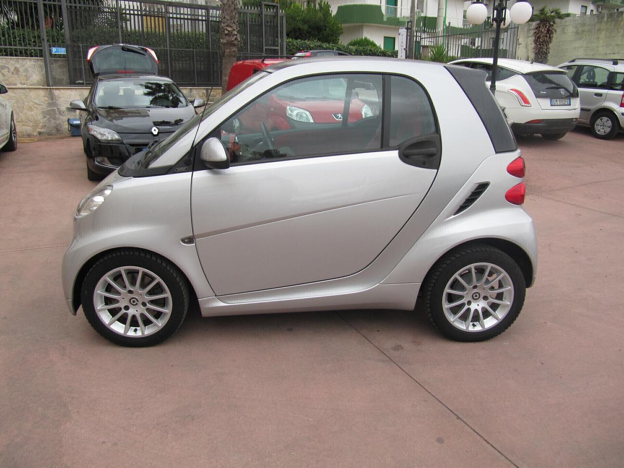 Smart ForTwo 1000 52 kW MHD coupé pure